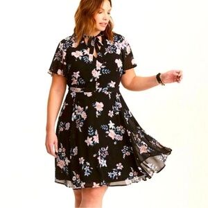 Torrid Black Floral Chiffon V Neck Short Knee Length Dress Plus Size Womens 16